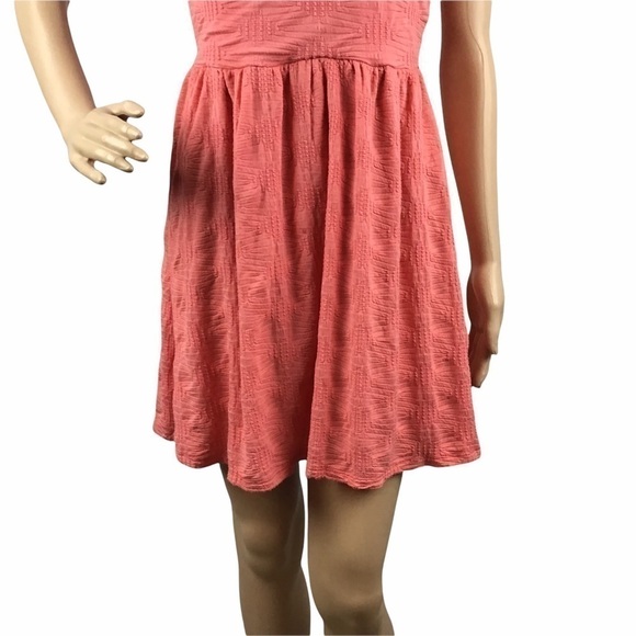 Honey Punch Dress Size M Peach Sleeveless Textured Back Zip - Picture 3 of 7